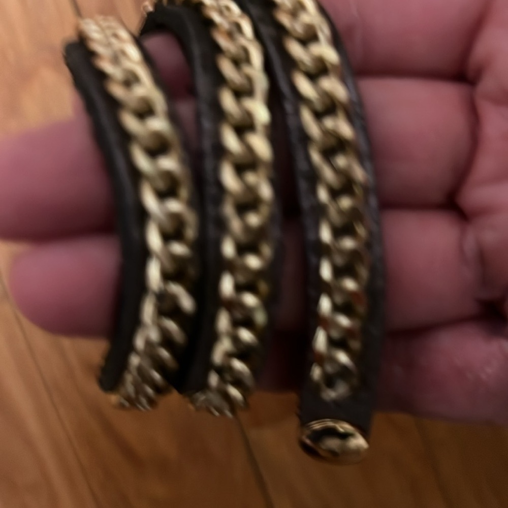 Chain link wrap bracelet on faux leather - Picture 2 of 2
